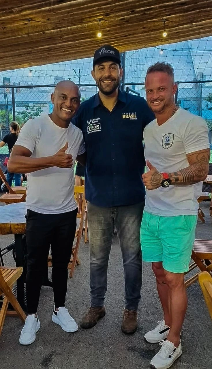 Chef Flávio ao lado de convidados especiais em um evento